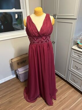 Eden Maids Elegant Burgundy Sleeveless Evening Gown Size 14